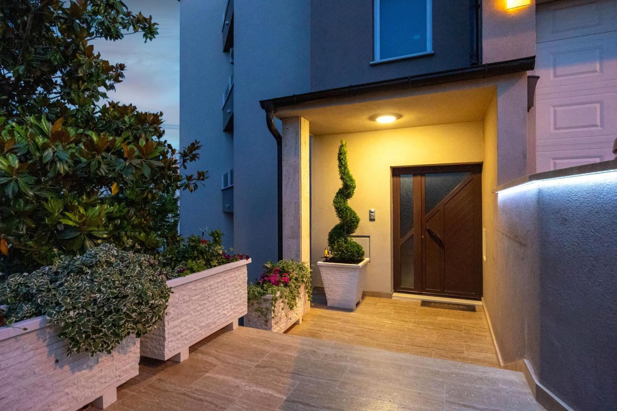Sunny Garden Apartment Split Exterior foto